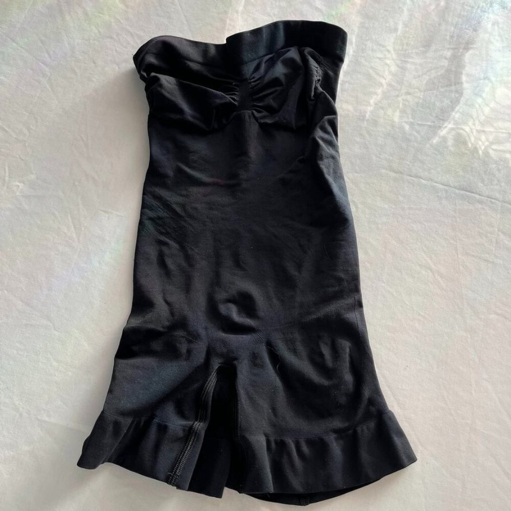 SKIMS Seamless Sculpt Mid Thigh Short Bodysuit Small Black Onyx FLAW - Picture 3 of 9